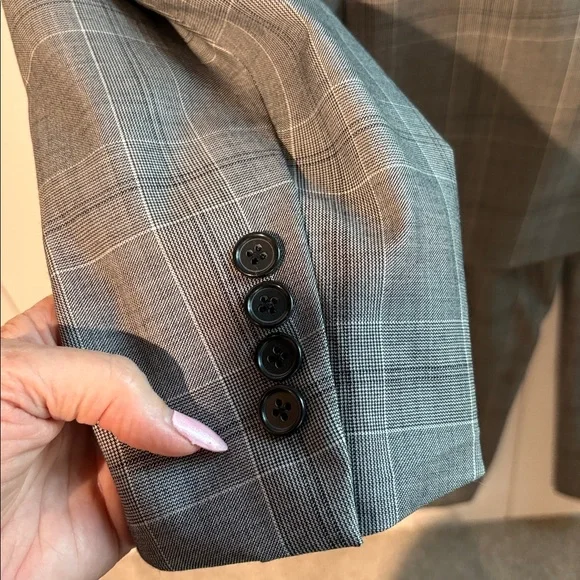 Like New Brooks Brothers regent fit 1818 suit 100% wool 44L 38W